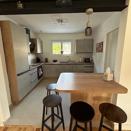 Ferienhaus La Rosalie A *